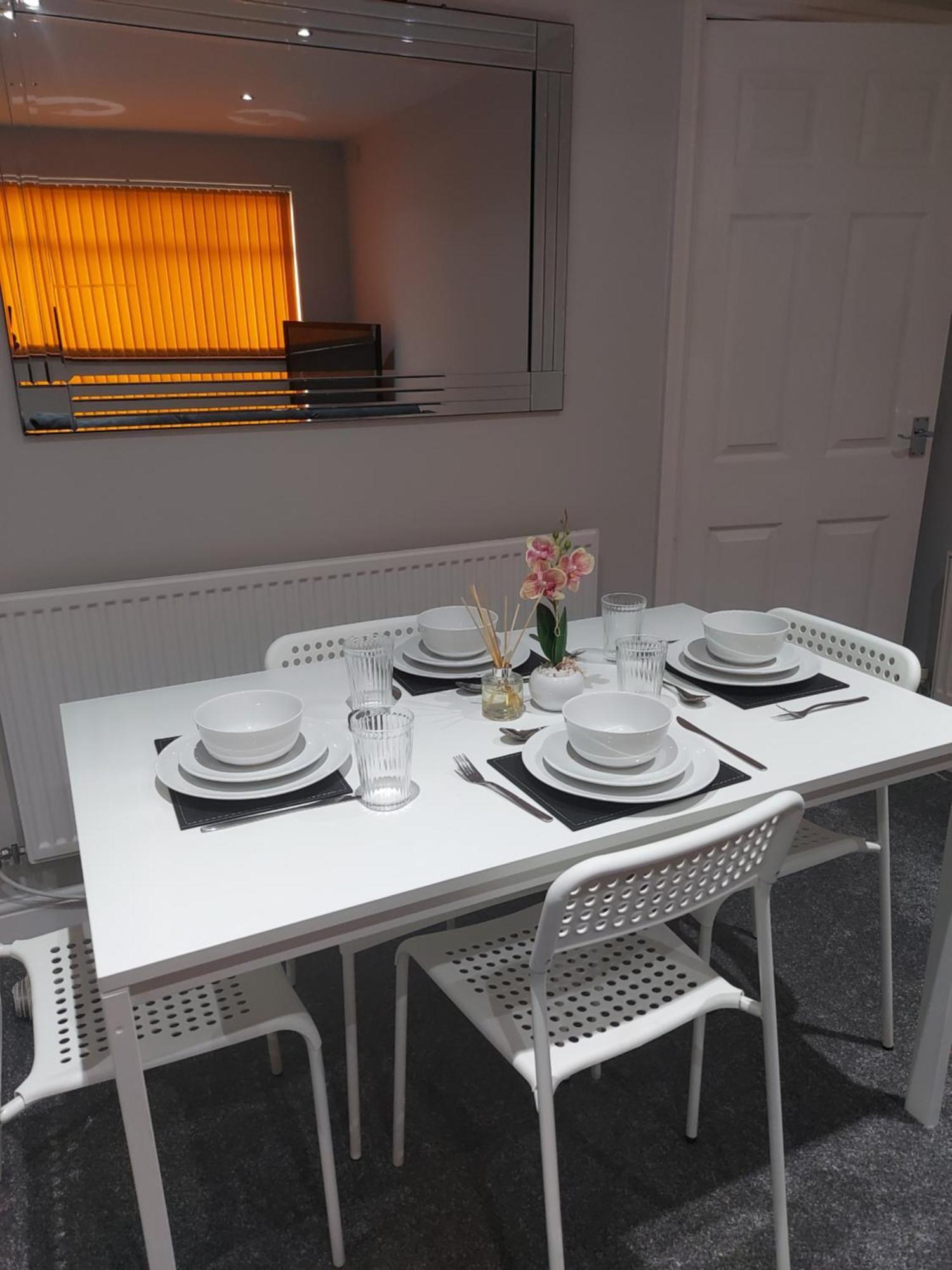 Hilltop Place Suites Near Doncaster Racecourse エクステリア 写真